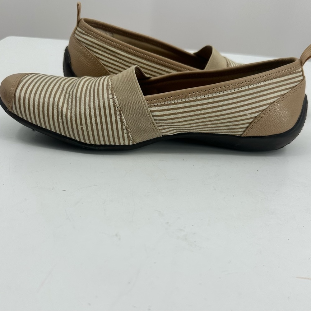 Ros Hommerson Carol Slip On Shoes Taupe Tan White Stripes Womens 7 - Picture 8 of 9